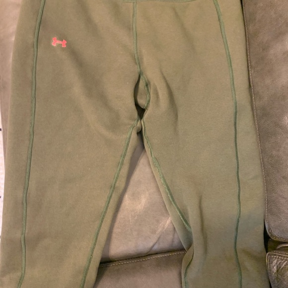 Under armour pants with fleece lining. - Picture 2 of 3